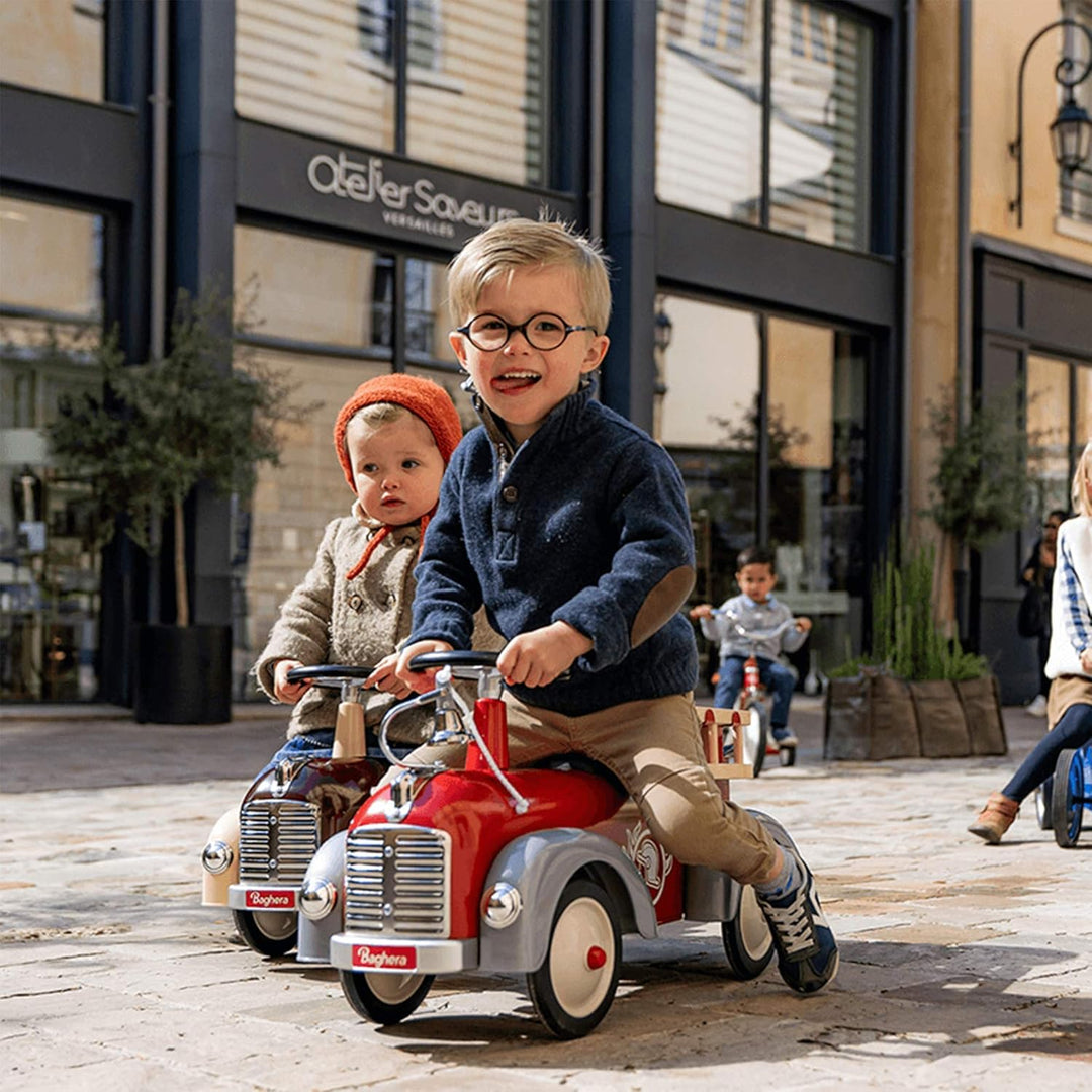 Baghera Speedster Feuerwehr | Rutschfahrzeug Feuerwehrauto für Kinder mit zahlreichen lebensechten D