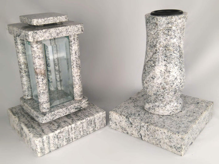 designgrab Modern Grablampe mit Vase und 2 Stück Sockel aus Granit Viscont White, Grabschmuckset