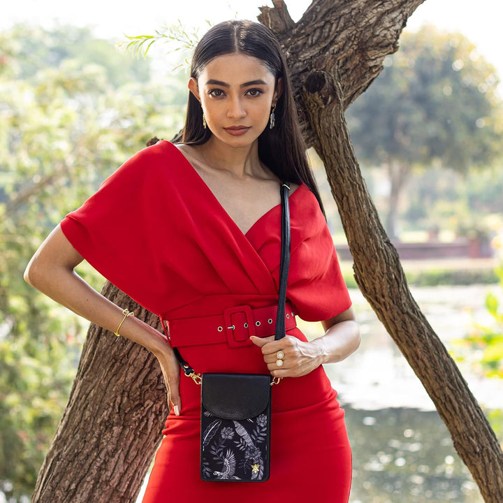 Anuschka RFID Crossbody Handytasche mit Börse - Wanderlust Kollektion - Nylonstoff mit Leder Trim un