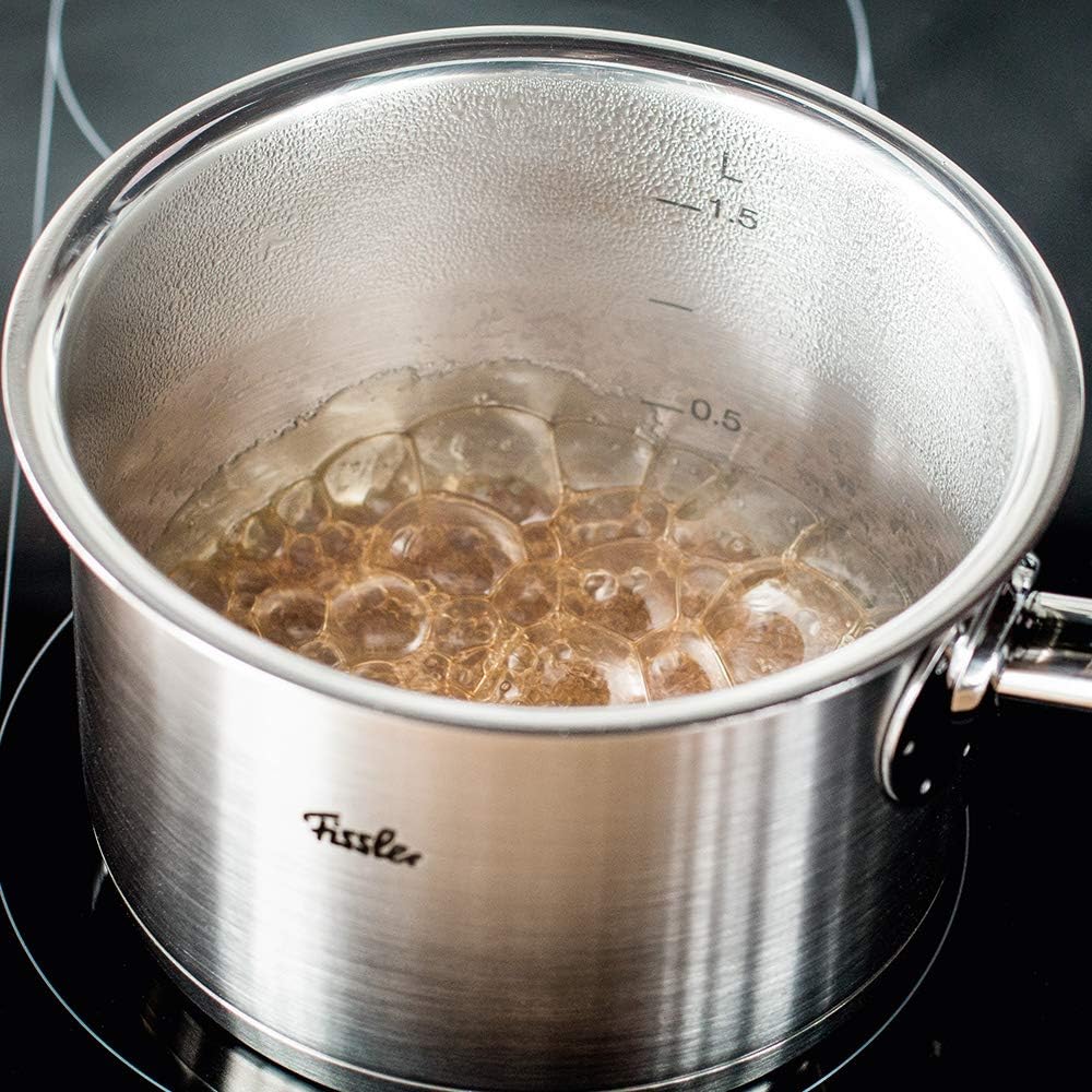 Fissler Original-Profi Collection/Edelstahl-Stielkasserolle (Ø 16 cm) inkl. Schüttrand, Innenskalier