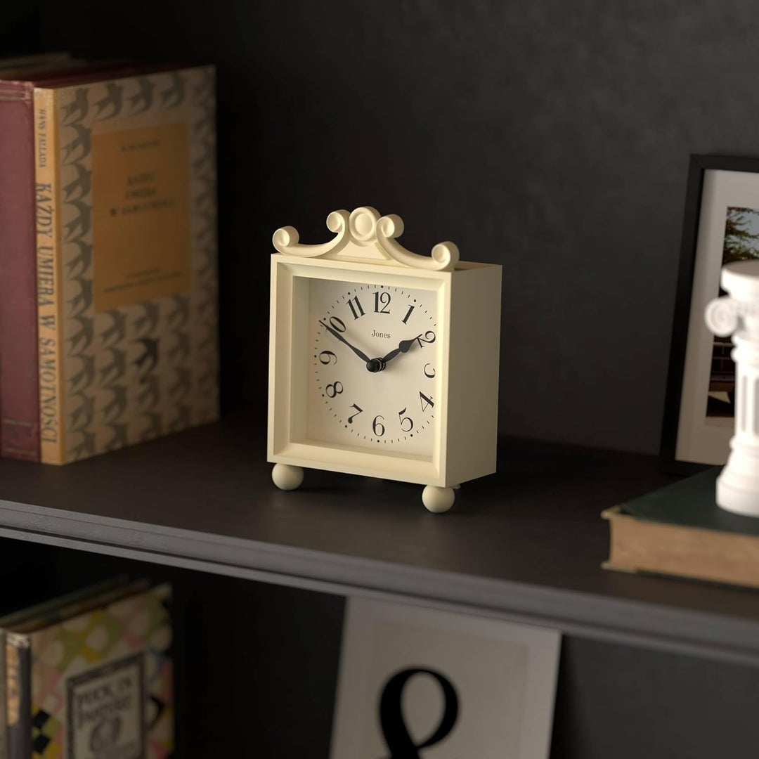 JONES CLOCKS® Parlour Kaminsims Uhr | Klassische Kutschenuhr | Creme | Elegantes quadratisches dekor