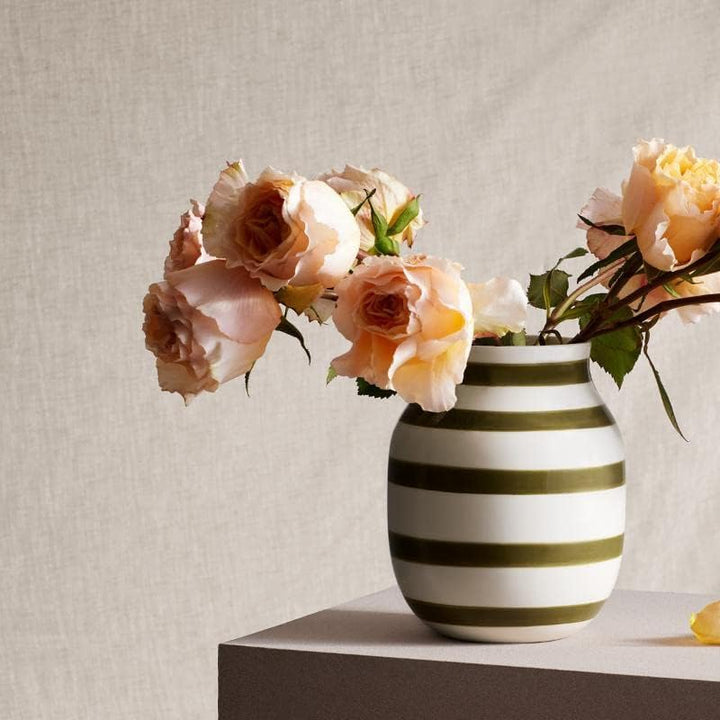 Kähler Design Vase Omaggio Olivgrün aus Keramik hergestellt, Farbe: Olivgrün, EIN Design-Klassiker,