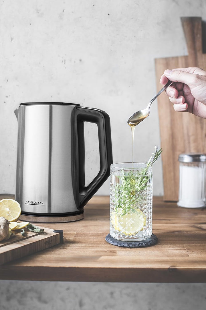 Gastroback 42436 Design Wasserkocher Cool Touch, doppelwandiger Edelstahl-Behälter 1,5 Liter, 2.200