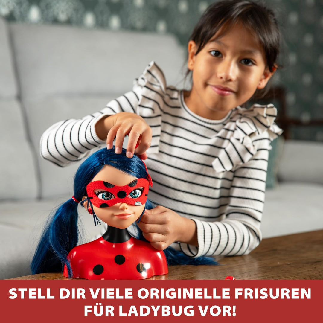 Bandai – Miraculous Ladybug – Miraculous Deluxe Frisierkopf, 21 cm – Marinette-Frisierkopf + 30 Acce