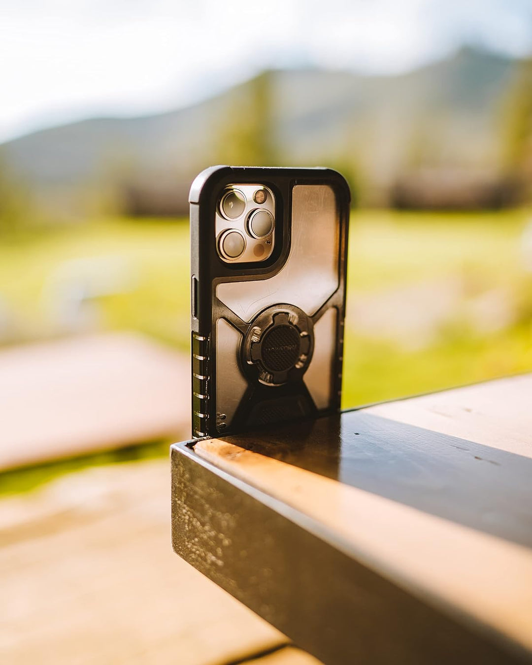 ROKFORM Schutzhülle für iPhone 12 Pro Max, magnetisch, mit Twist Lock, dünn, stossfest, Crystal Slim