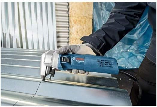 Bosch Professional Nager GNA 75-16 (5 mm Schneidspurbreite, 750 Watt, mit Stempel und Matrize, im