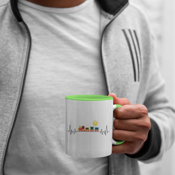 Trendation - Zug Züge Herzschlag Tasse Geschenk für Eisenbahner Zugführer Hobby Geschenkidee (Grün),