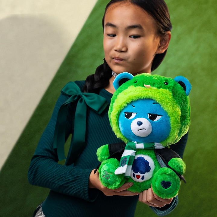 Care Bears x Harry Potter Slytherin Grumpy Bear 30cm Hoodie-Plüsch – Premium Hogwarts-Haus-Sammlerst