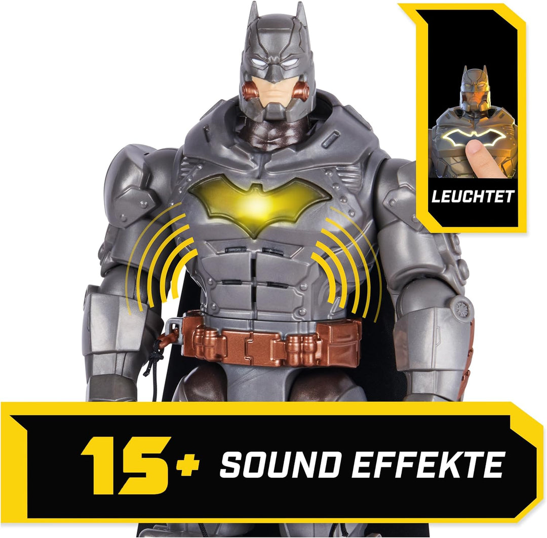 Batman 30cm Deluxe - Actionfigur mit Schlag- und Wurffunktion, 5 Ausrüstungsgegenständen, Licht- und