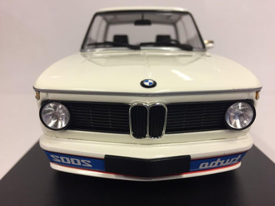 Minichamps 1: 18 1973 BMW 2002 Turbo – Weiss – 155026200