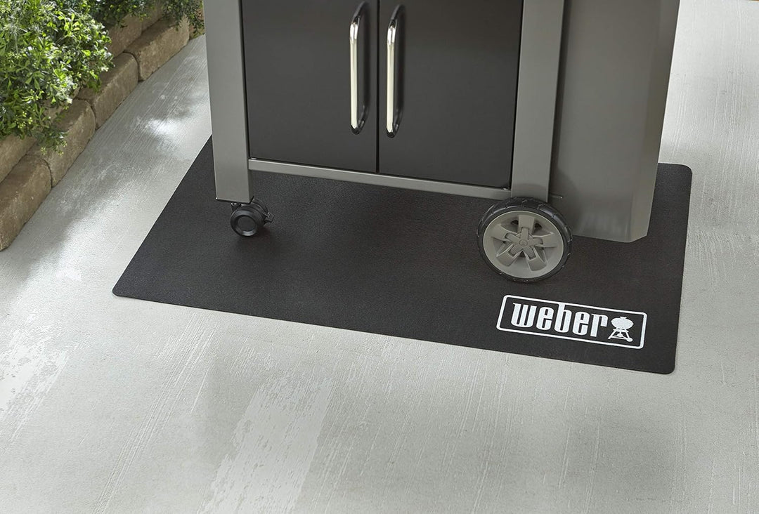 Weber Grillmatte - Klein (120 x 80cm), schützt Terasse / Balkon vor Fettspritzern oder tropfenden Fl