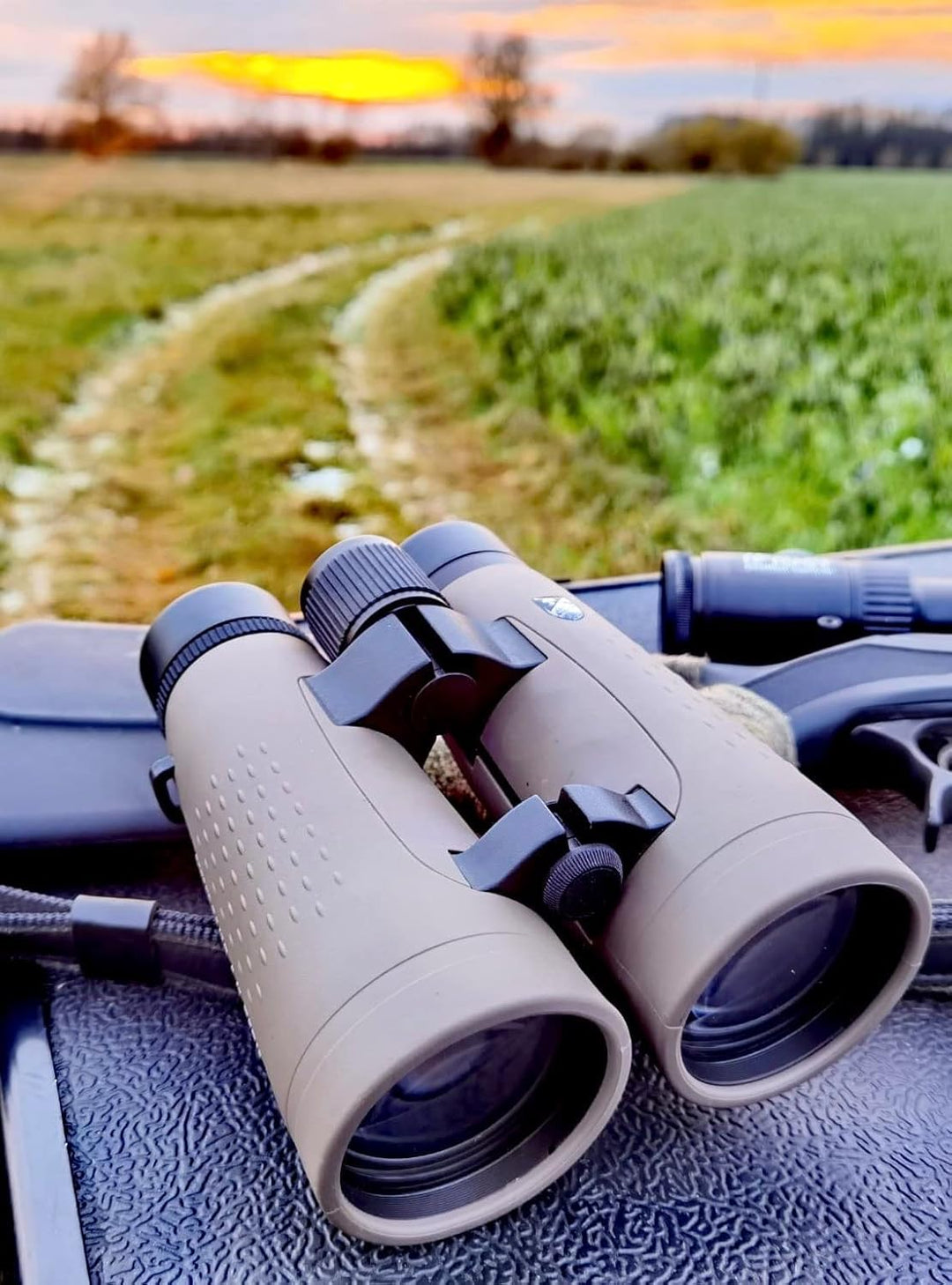DDoptics Fernglas-KW Regulus 8x56 HD mit Tasche und Niggeloh Trageriemen