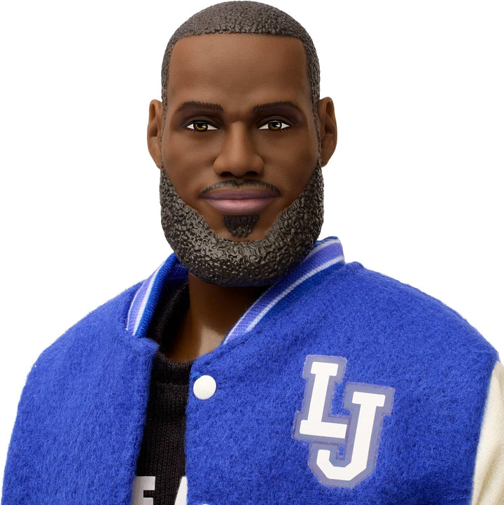 Barbie Signature Lebron James Kenbassadors Puppe, Sammelfigur mit College-Bomberjacke und Accessoire