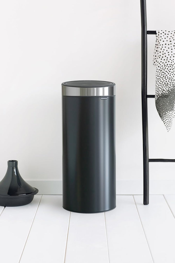 Brabantia Touch Bin New Mit Herausnehmbaren Kunststoffeinsatz, Matt Black/Matt Steel, 30 L