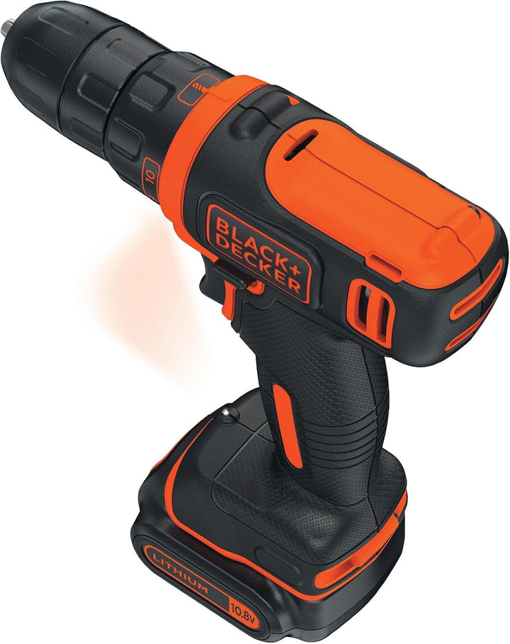 Black + Decker Bohrmaschine Compact mit 2 Akkus 10,8 V, orange, BDCDD12K1-Qw, 10.8V Bohrmaschine 10,