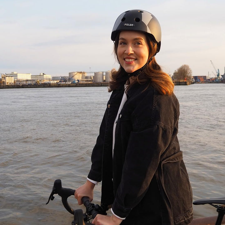 Melon »Black Widow« Leichter und Cooler Fahrradhelm für Damen, Herren und Kinder mit maximalem Schut