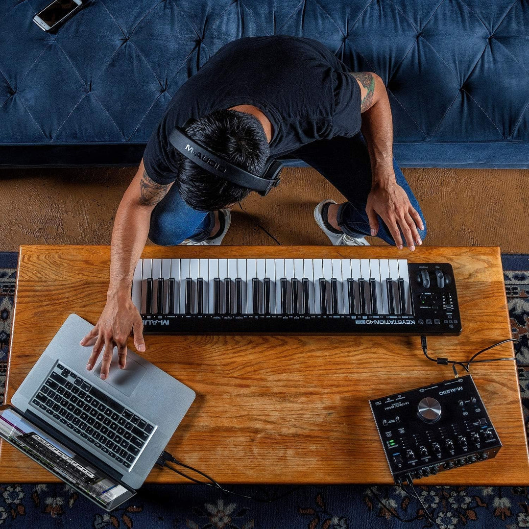 M-Audio Keystation 49 MKIII - Kompakter 49-Tasten MIDI Keyboard Controller mit zuweisbaren Reglern,
