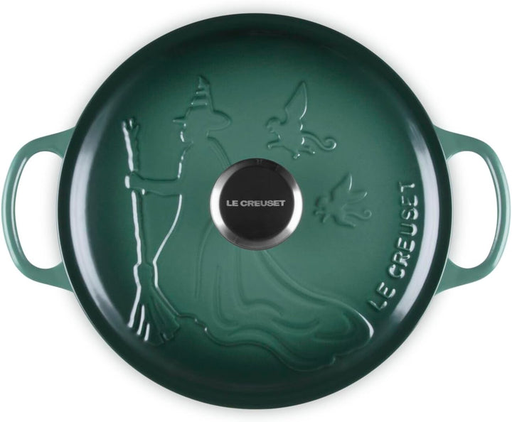 Le Creuset Wicked Collection Elphaba Rundkasserolle aus Gusseisen mit Prägung