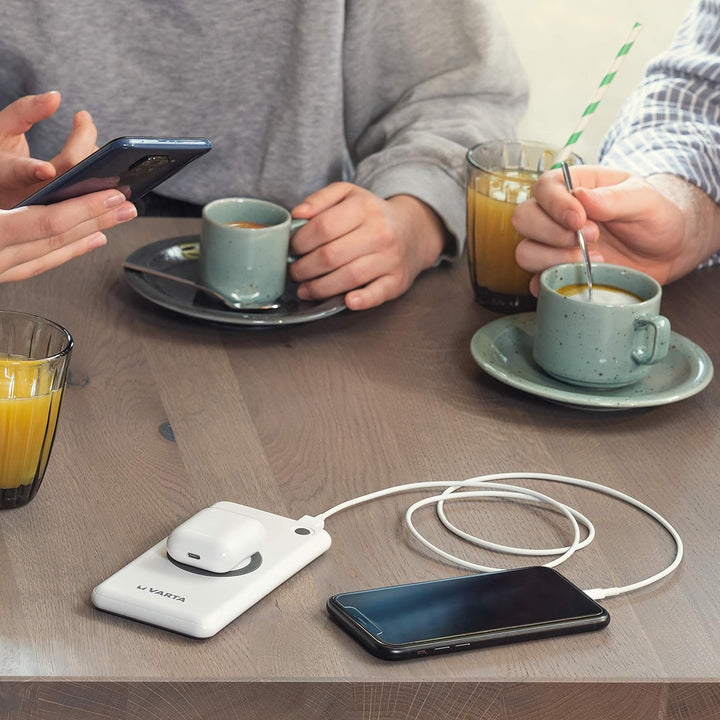 VARTA 2 in 1 Power Bank und Wireless Charger, kabelloses Ladegerät, Powerbank 10000mAh, Qi Ladestati