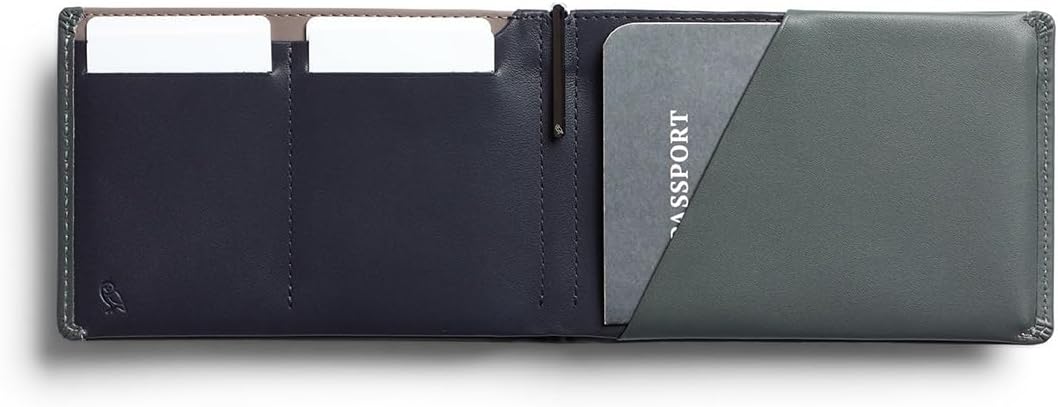 Bellroy Travel Wallet – Reisebrieftasche (Reisepass, Bordkarten, Scheine, Karten und Stift) Everglad