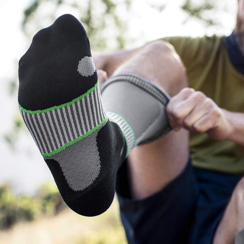 Bauerfeind Wandersocken "Outdoor Performance Compression Socks“ für Outdooraktivitäten wie Wandern &amp;