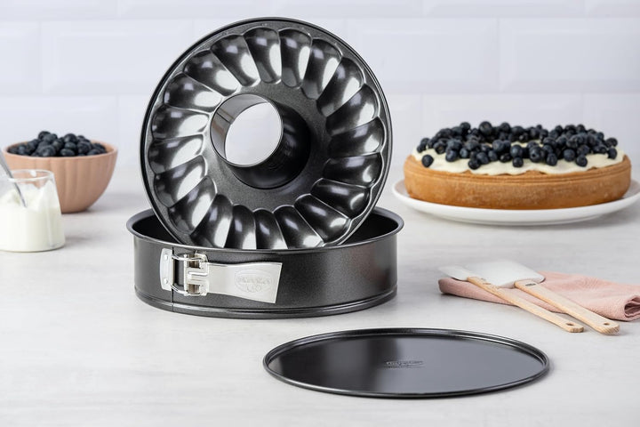 Dr. Oetker Springform mit Flach- und Rohrboden Ø 26 cm, Kuchenform aus Stahl mit Antihaftbeschichtun