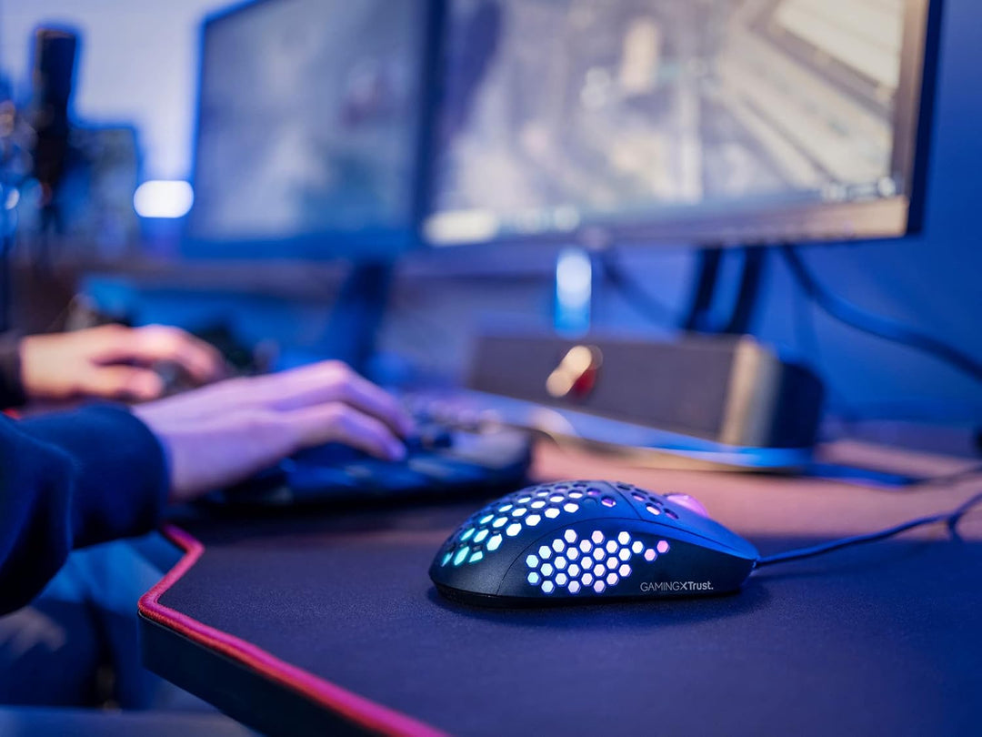 Trust Gaming GXT 960 Graphin Leichte RGB Gaming Maus, 74 g, 200-10.000 DPI, Einstellbare Pollrate bi