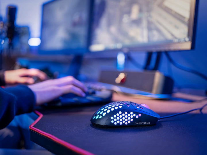 Trust Gaming GXT 960 Graphin Leichte RGB Gaming Maus, 74 g, 200-10.000 DPI, Einstellbare Pollrate bi