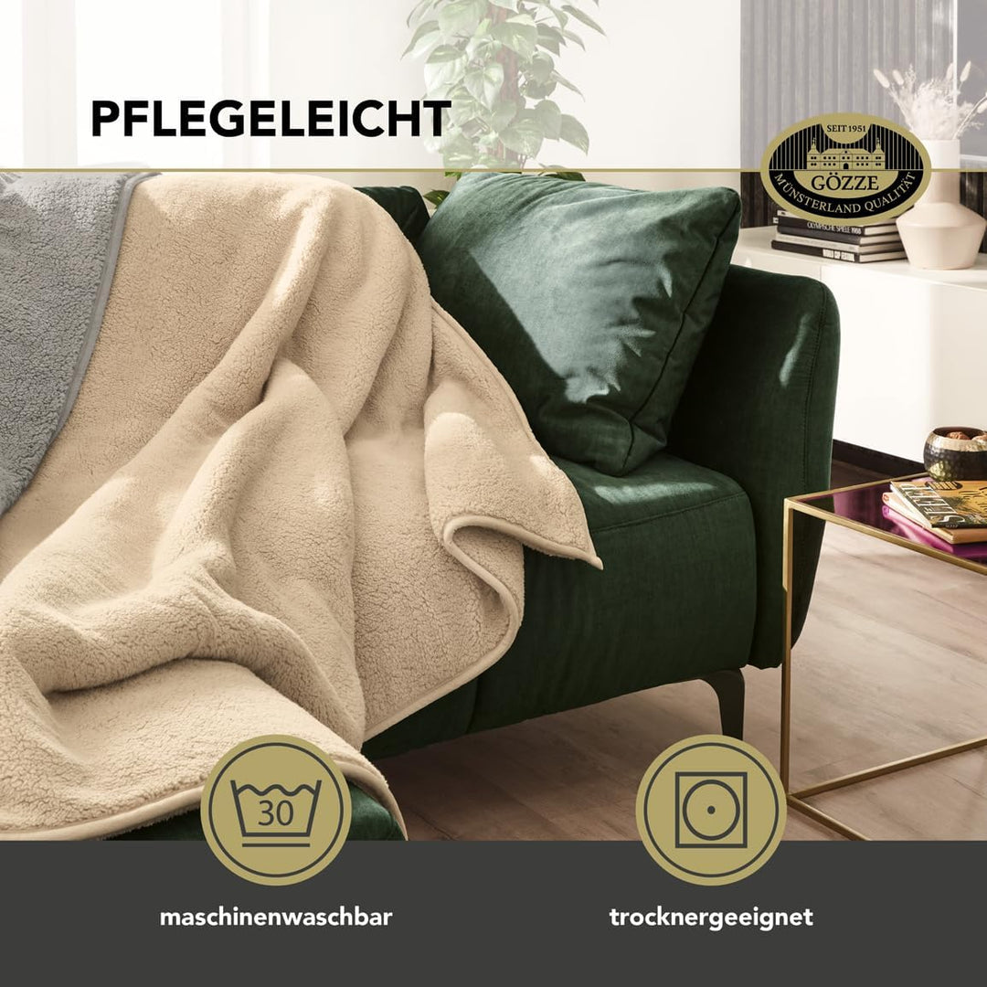 Gözze Kuscheldecke WOLKENWEICH mit Schaf Fellimitat, 150 x 200, Farbe Camel