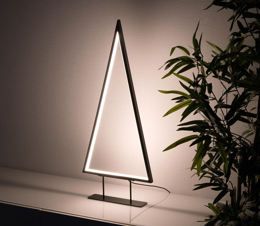 Carlo Milano LED Tannenbaum: Design-Metall-Weihnachtsbaum, 141 LEDs, 70 cm Höhe, 2 m USB-Stromkabel