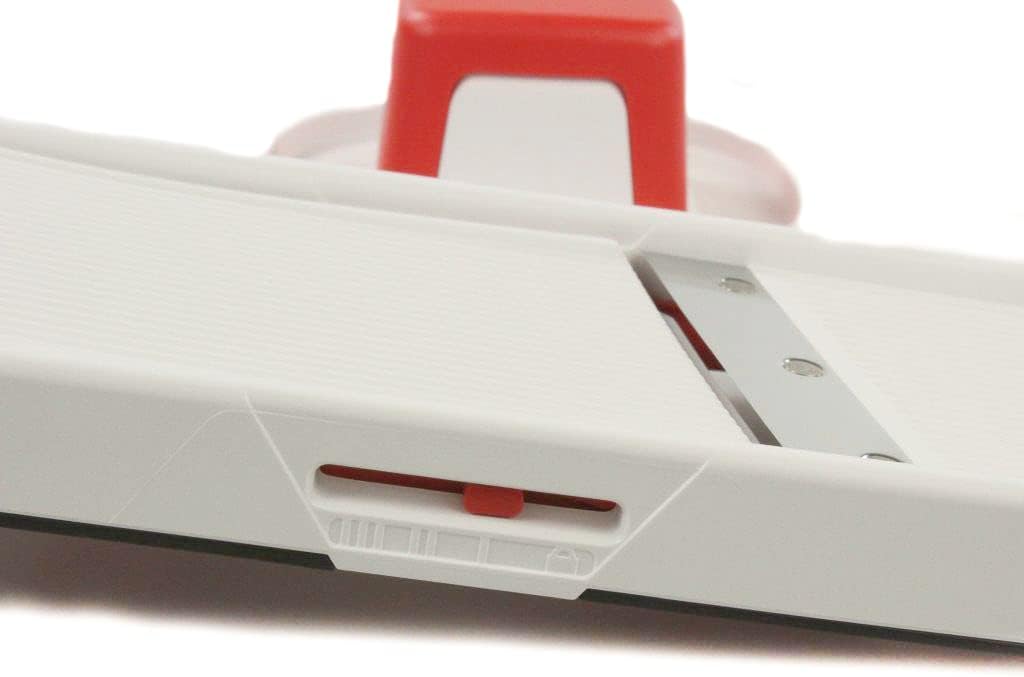 Tupperware Küchenstar 17576 Gemüsehobel für Junior-Koch, Reibe weiss und rot