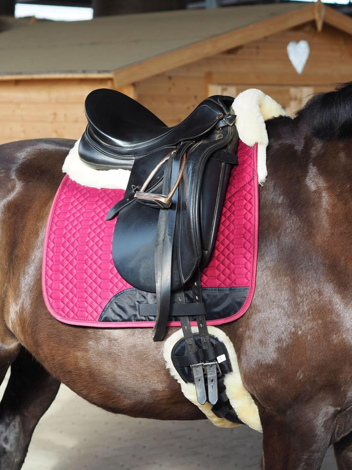 Engel Reitsport Lammfell Schabracke Half Lined SCHABRA1-D-BOR-MED Schabra1-D- Steppstoff Bordeauxrot