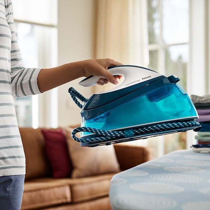 Philips PerfectCare Kompaktes Dampfbügeleisen mit 400 g Dampfboost, 2400 W, blau und weiss - GC7840/
