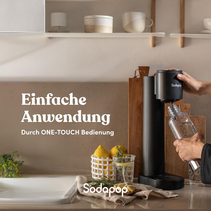 Sodapop Wassersprudler Cooper Pro Schwarz inklusive 1x PET-Flasche, Einfache Handhabung mit Einhänge