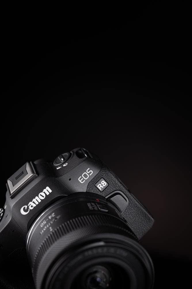 Canon EOS R8 spiegellose Vollformatkamera mit 24,2 MP RF24-50 mm f/4,5-6,3 ist STM-Objektiv, 4K-Full