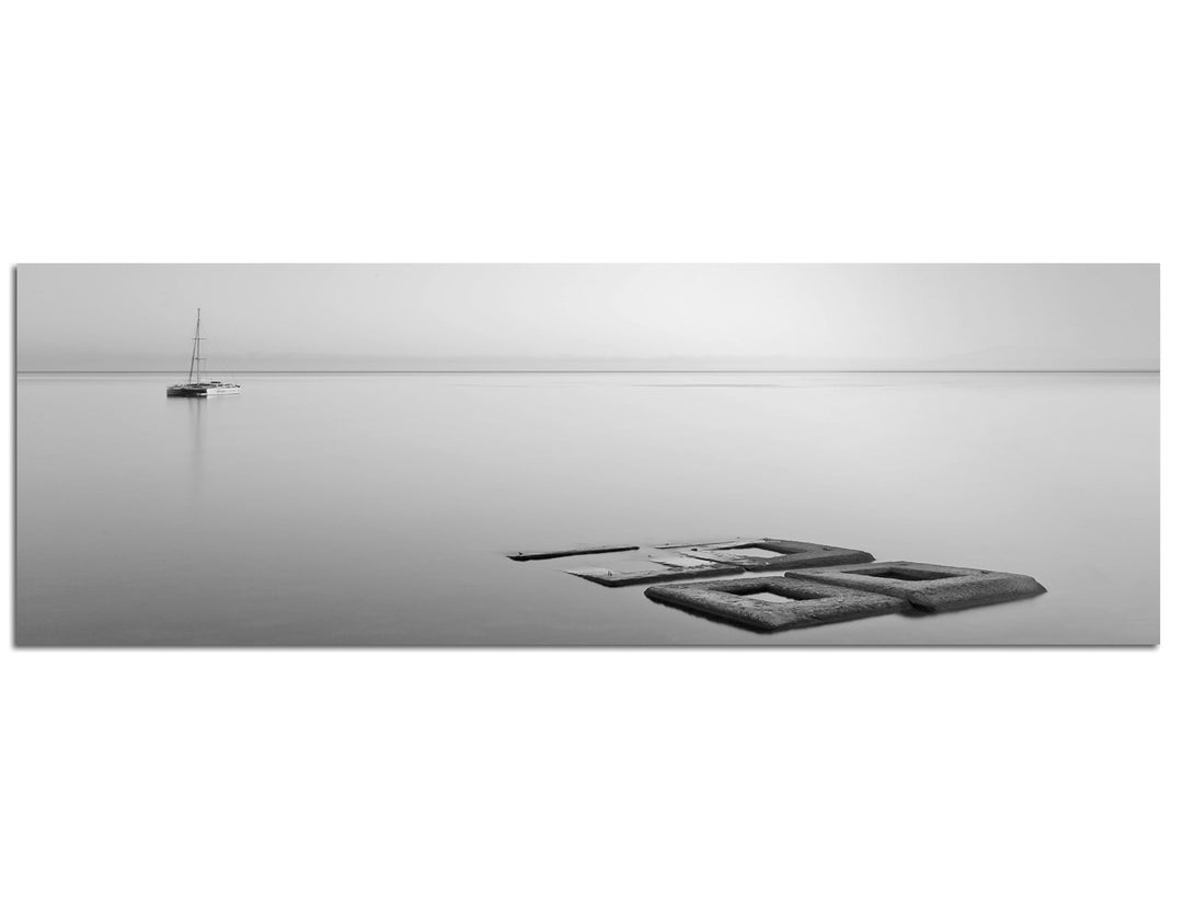 Paul Sinus Art Panoramabild auf Leinwand und Keilrahmen 120x40cm Meer Steine Boot minimalistisch