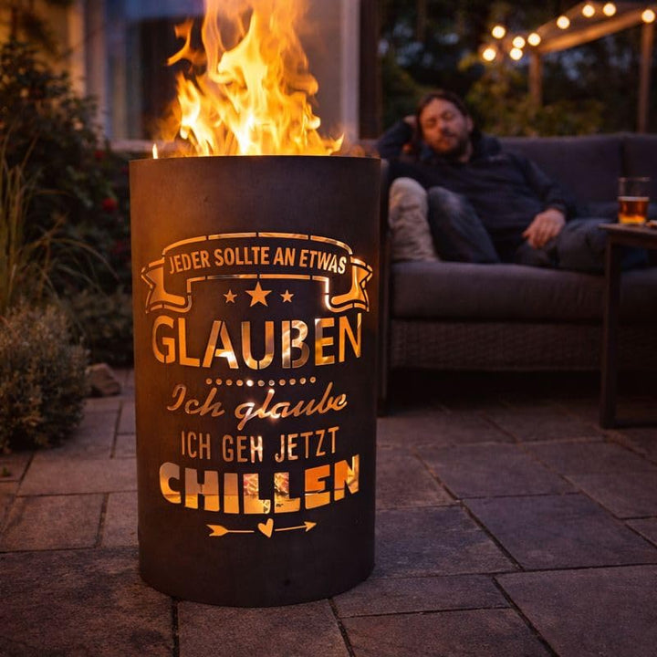 TiKo-Design Feuertonne mit Motiv – Lagerfeuertonne ‘Jeder sollte an etwas glauben, ich GEH jetzt chi