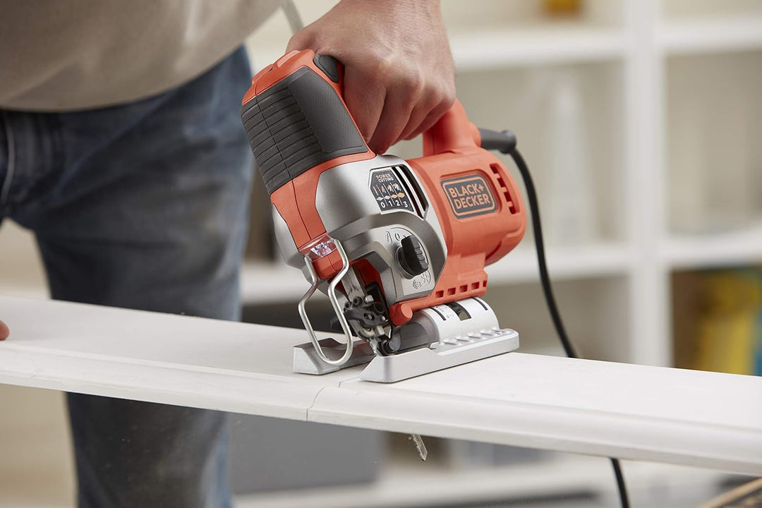 Black+Decker Elektronik-Pendelhub-Stichsäge (650 Watt, 19mm Hublänge, max. 90 mm Schnitttiefe, 3 Pen