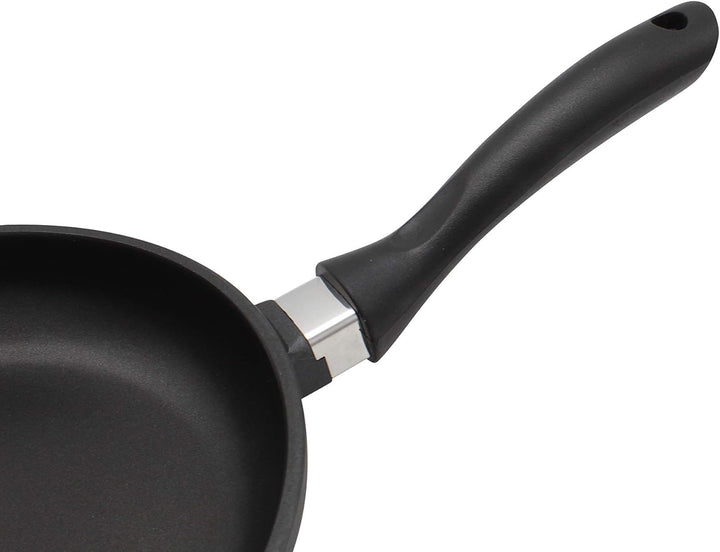 Karl Krüger Aluguss-Pfanne Leipzig, 24 cm, Schwarz | Flache Ausführung|Backofenfest bis 160°C|Kunsts