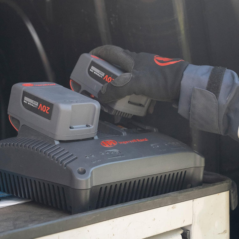 Ingersoll Rand W9691-K4E-EU, 1" 20 V SCHLAGWERKZEUG Langer Amboss Kit mit (4) 5,0 Ah Li-Ion Akkus un