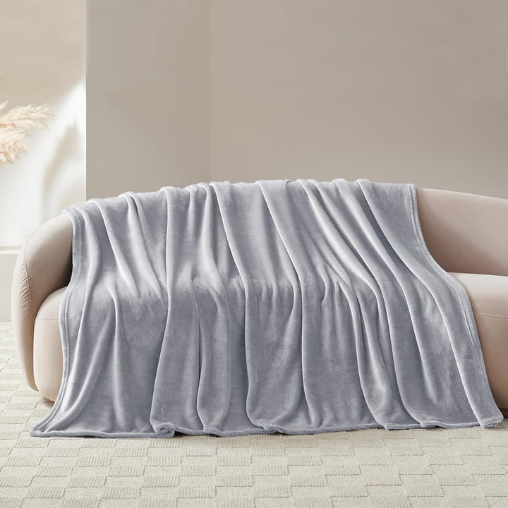 WAVVE Kuscheldecke Flauschig Decke Fleecedecke - Sofadecke 230x270 cm Wohndecke Couchdecke, Hellgrau