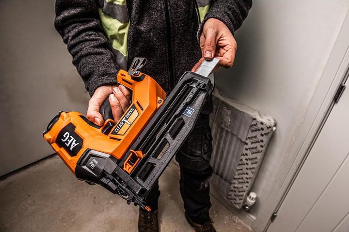 AEG Nagler 18V Brushless 16 GA ohne Akku und Ladegerät B16BN18-0