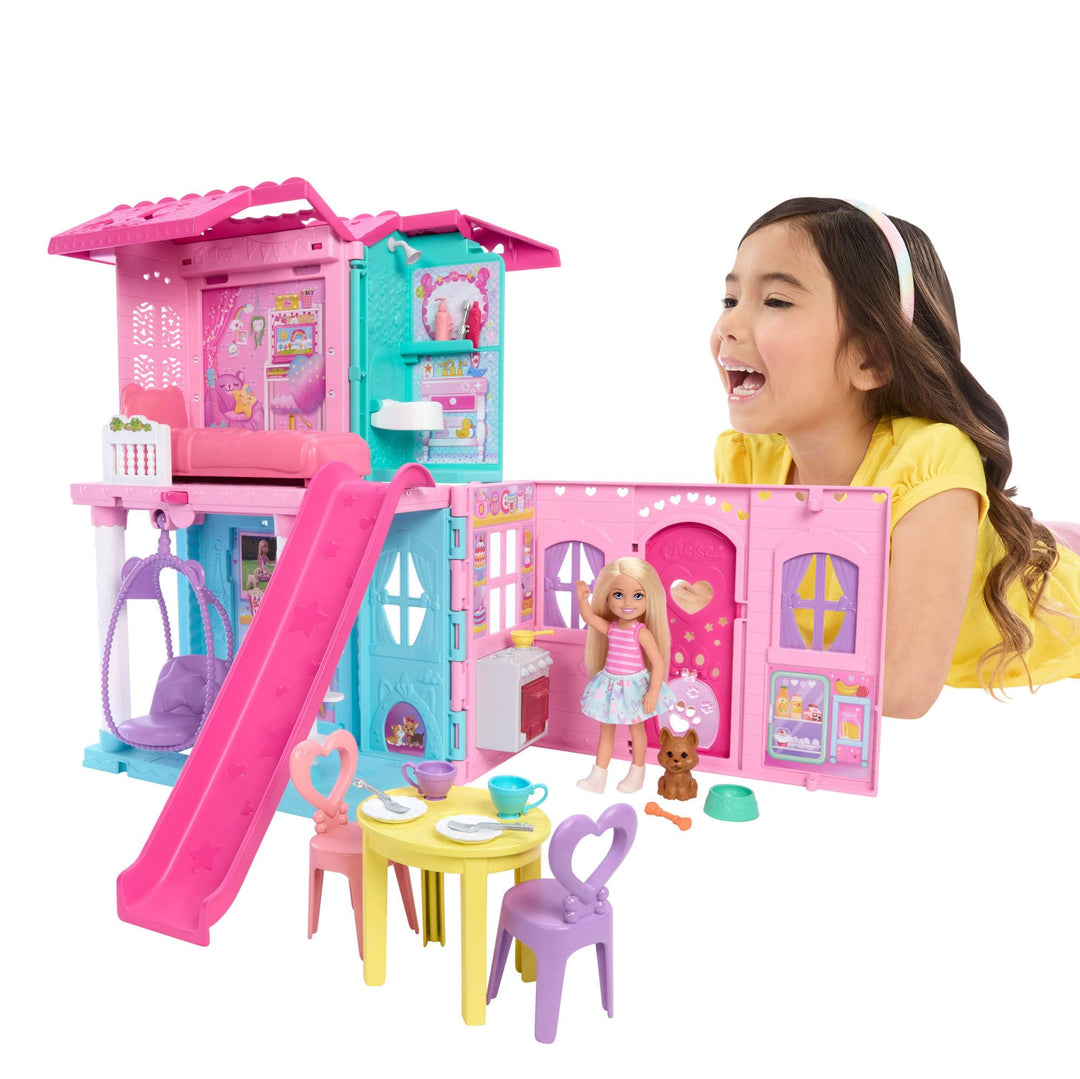 Barbie Chelsea Spielzeug-Puppenhaus mit über 15 Accessoires, das Pop-up-Haus erweitert Sich auf über