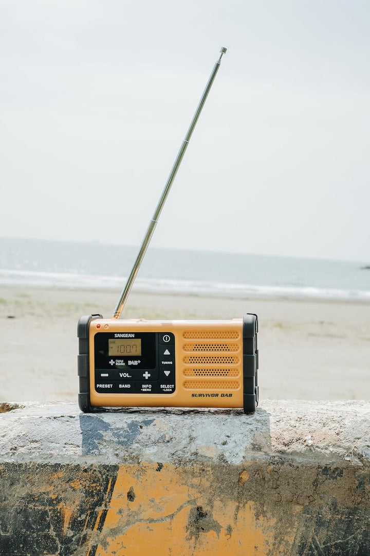 Sangean MMR-88 Survivor M8 Radio - Tragbares Notfall radio - Kurbelradio mit Notsummer und LED Tasch