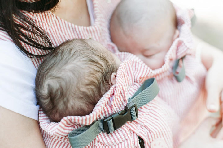 Weego TWIN – Die Original Babytrage für Zwillinge direkt nach der Geburt (bereits ab 1.800 Gramm) -