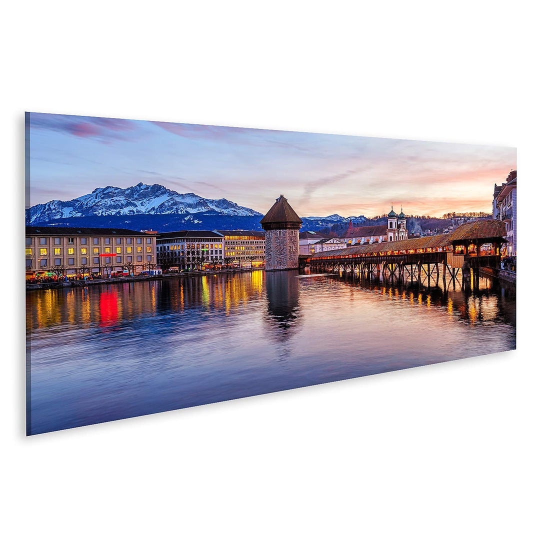 islandburner Bild auf Leinwand Luzern Schweiz Die Hölzerne Kapellbrücke In Der Historischen Altstadt