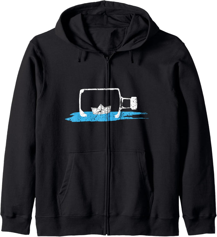 Papierschiff in Flasche Flaschenpost Meer Kapuzenjacke