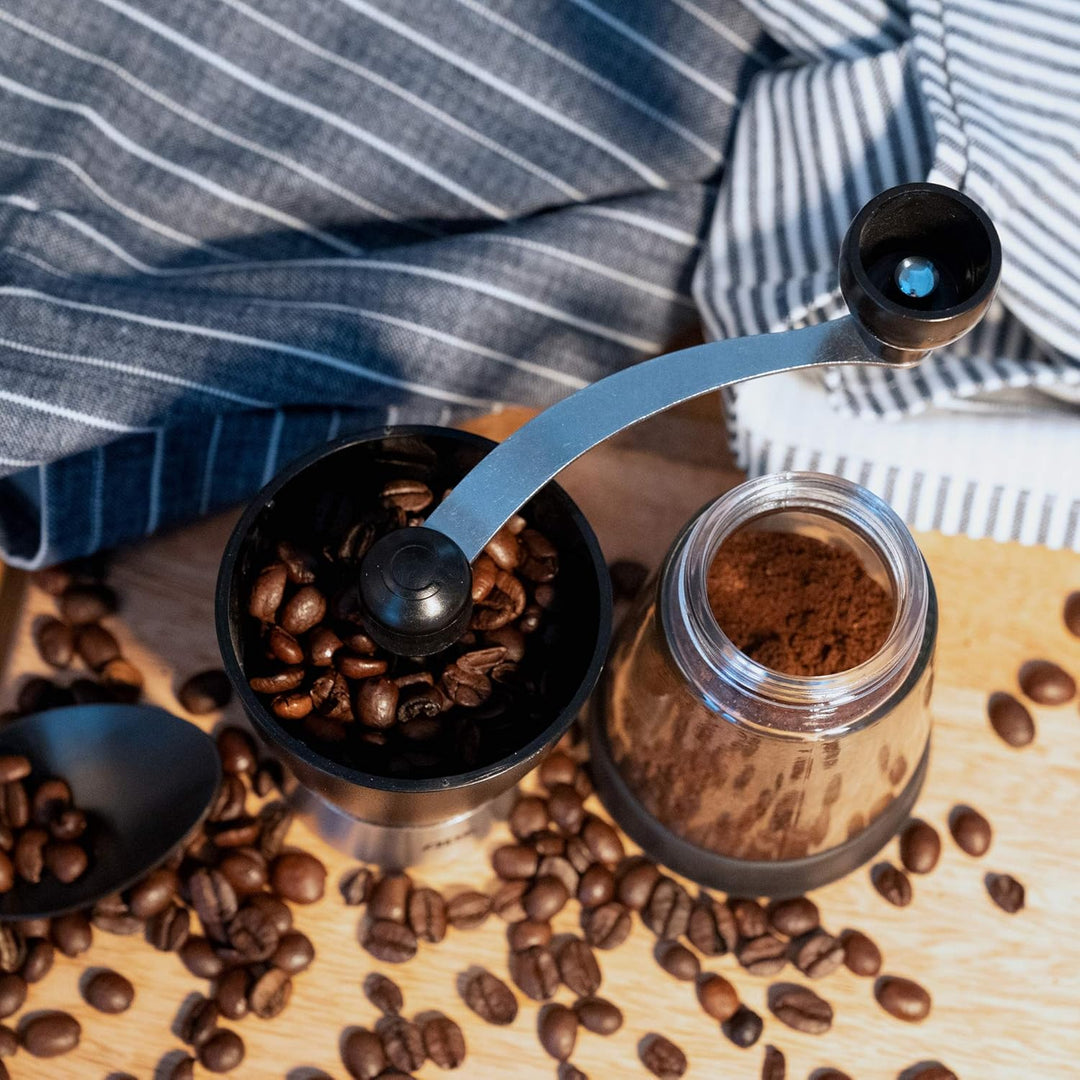 ADE Manuelle Kaffeemühle mit Kegel-Keramikmahlwerk | stufenloser Mahlgrad | für 65 g Kaffeepulver