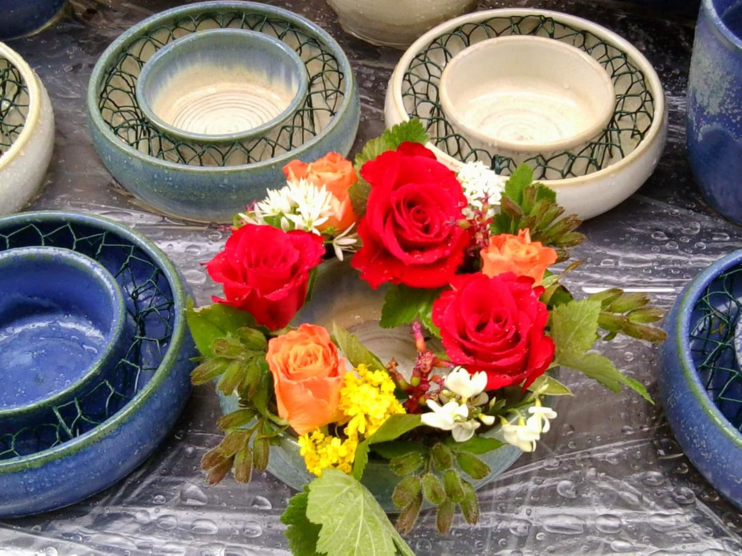 Blumenring blau, handgetöpfert, 13 cm Durchmesser, Steinzeug