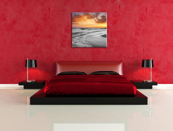 Pixxprint Traumhafter Strand mit romantischen Sonnenuntergang Schwarz/weiss, Format: 70x70 auf Leinw